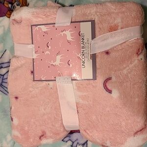 Soft unicorn blanket
